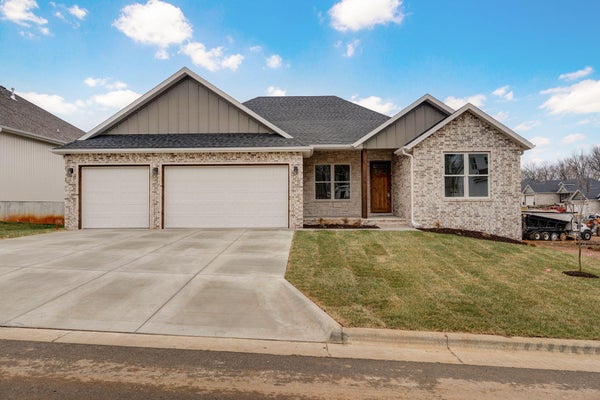 2929 W MARTY ST, SPRINGFIELD, MO 65810 - Image 59c9a24ca4e284715c3abf828a1dce77/2432263442