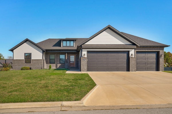 4196 MADRID AVE, OZARK, MO 65721 - Image 5a9ee59e62bed2358519f87a67c35cd8/3389070621