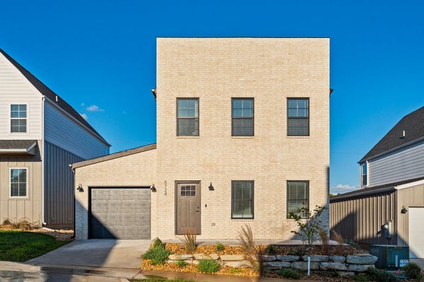 5724 SOUTHWIND AVE, SPRINGFIELD, MO 65810 - Image 5ba76023efec21393926a789ed9d59ee/214286762