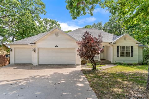 Photo of 52 Crown Drive, Branson West, MO 65737 (MLS # 60324088)