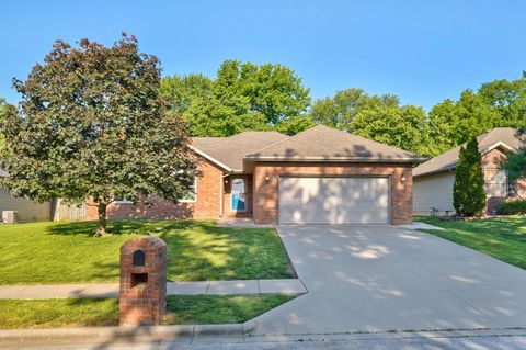 Photo of 721 N Bluegill Street, Nixa, MO 65714 (MLS # 60323906)