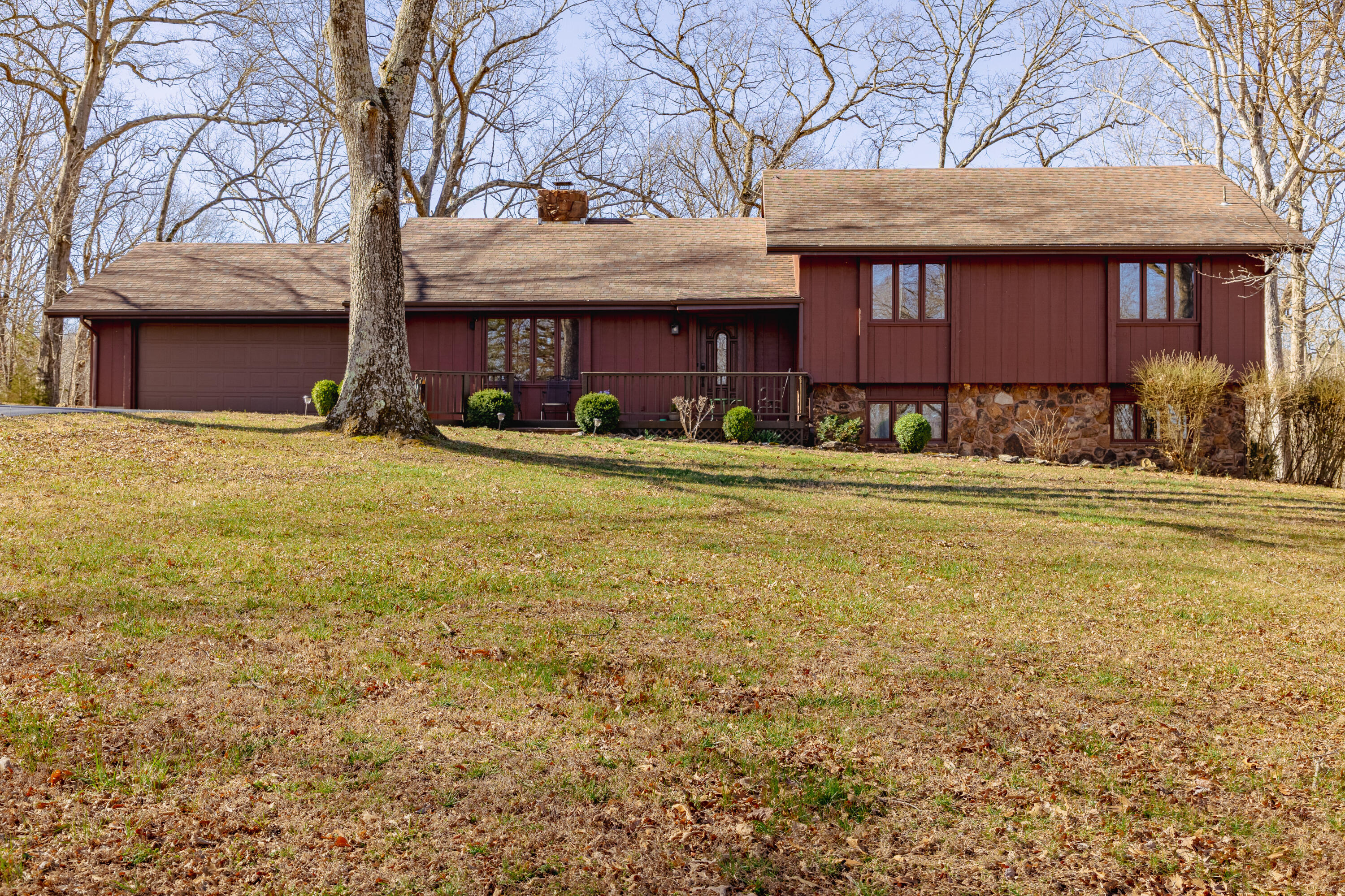 Super private, wooded acreage with views of the James River! Beautiful setting with extensive trails and wildlife throughout the property.  The home is super clean and move in ready.  Enjoy the soaring 15 ft living room ceilings with a wood burning fireplace, newly remodeled bathrooms, newer stainless appliances, hardwood floors refinished in 2023, driveway sealed in 2025.