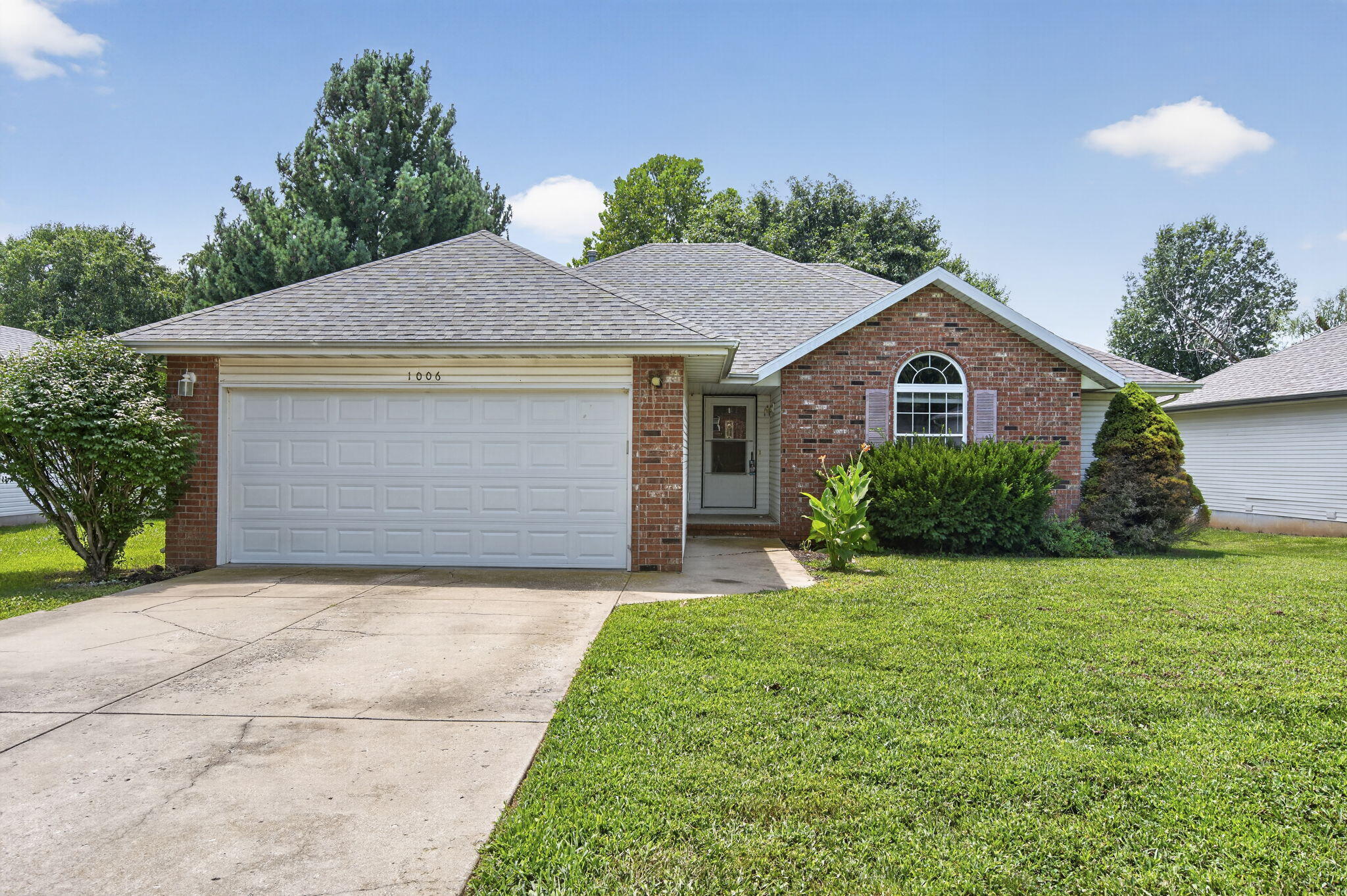 1006 W Cobblefield Way