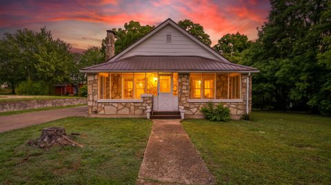 Photo of 838 Chestnut Street, Thayer, MO 65791 (MLS # 60323855)