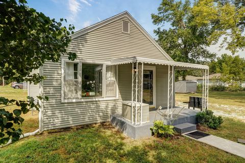 Photo of 1607 W Belmont Street, Springfield, MO 65802 (MLS # 60309981)