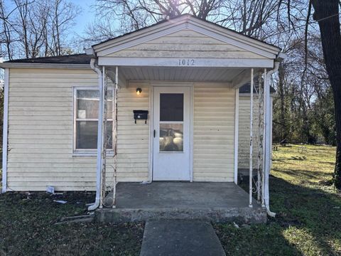 Photo of 1012 W Nichols Street, Springfield, MO 65802 (MLS # 60311522)