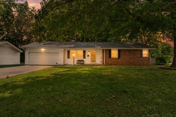 730 W SYLVANIA ST, SPRINGFIELD, MO 65807 - Image 665968ae7c5a07bfff63d4c37cbb1739/3856255385