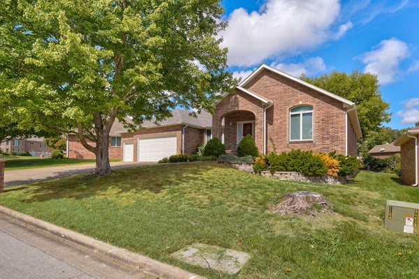 2705 E SHADY GLEN DR, SPRINGFIELD, MO 65804 - Image 66b25a2b4051091b0c292c9fc2ce9f0e/670811420