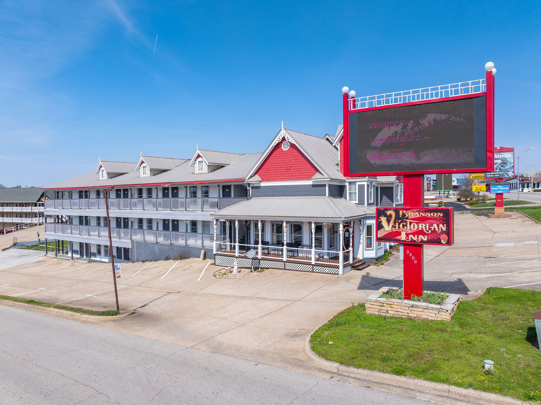 3500 W 76 Country Boulevard