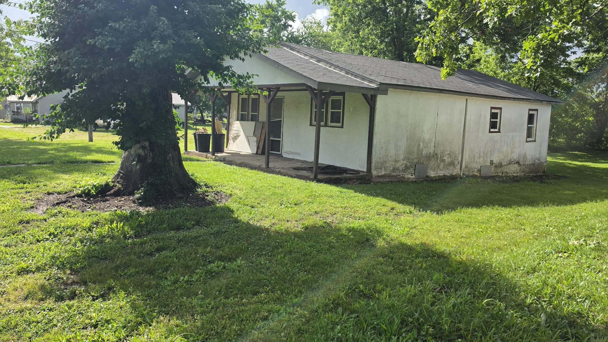 Photo 1 of 25 — 409 W Long Street, Mountain Grove, MO 65711