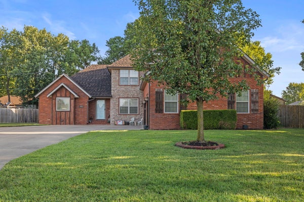 253 E GRACE ST, REPUBLIC, MO 65738 - Image 6ca27cb07dae4085a673d763ba554230/1730112499