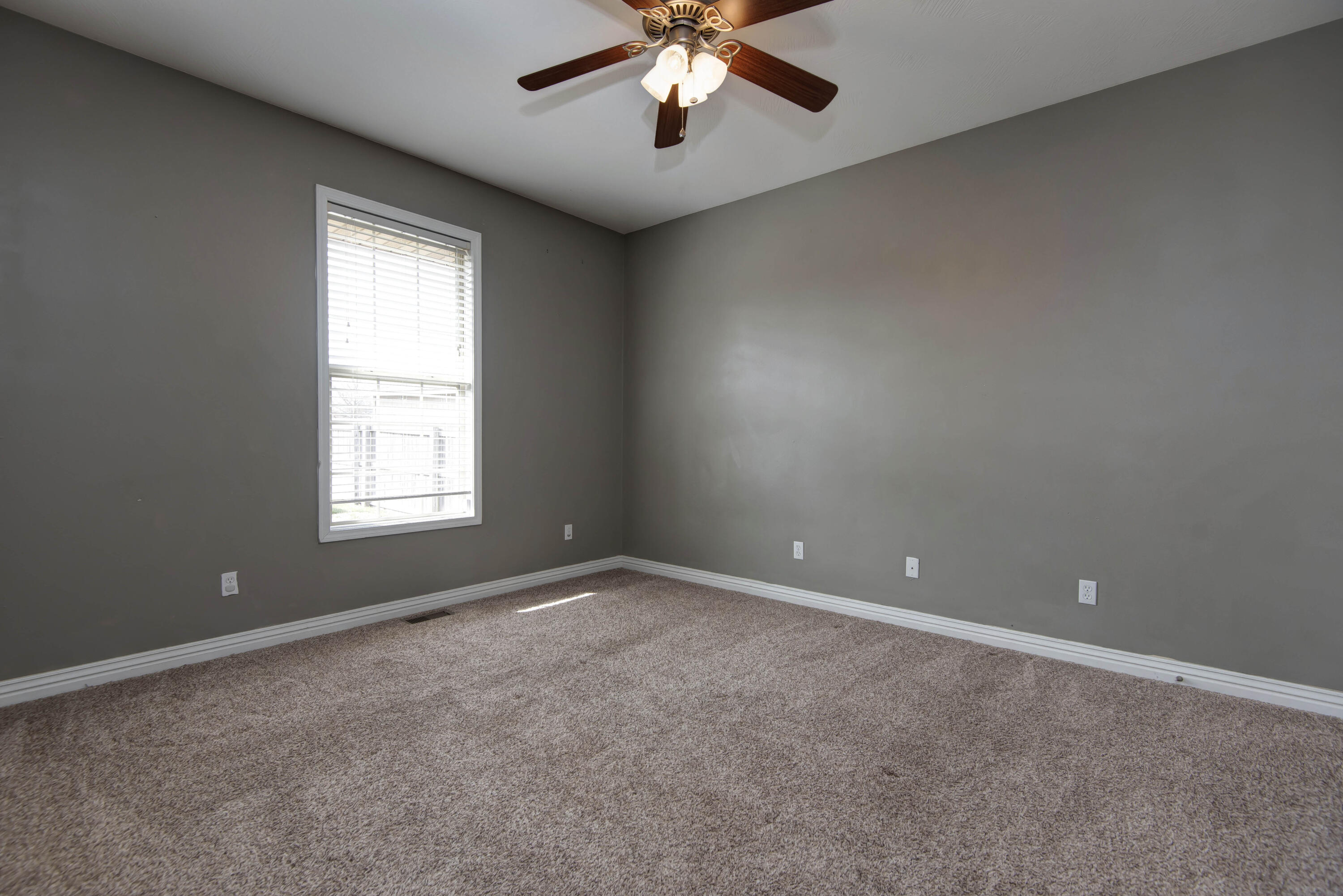 River Road Est - Residential