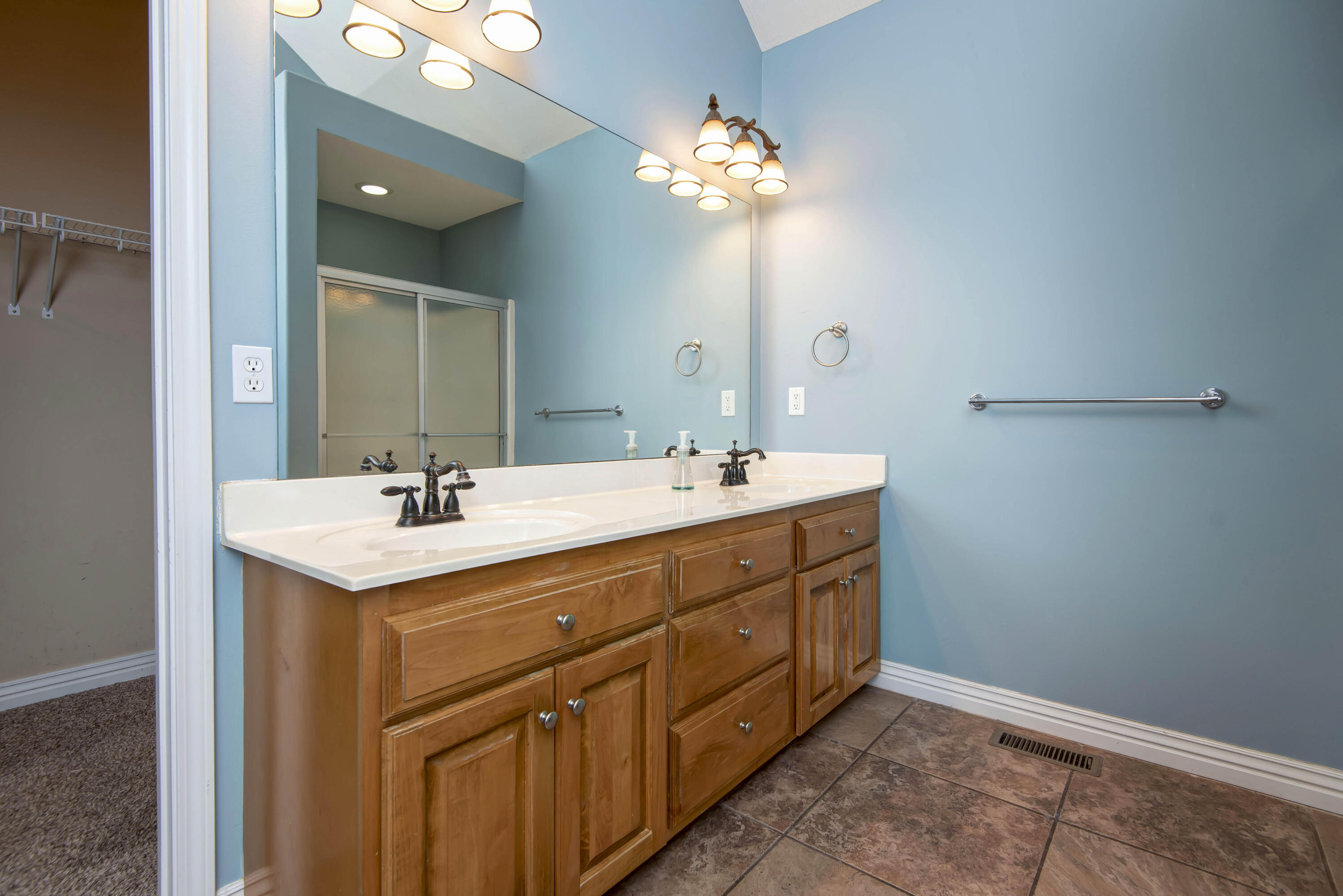 River Road Est - Residential
