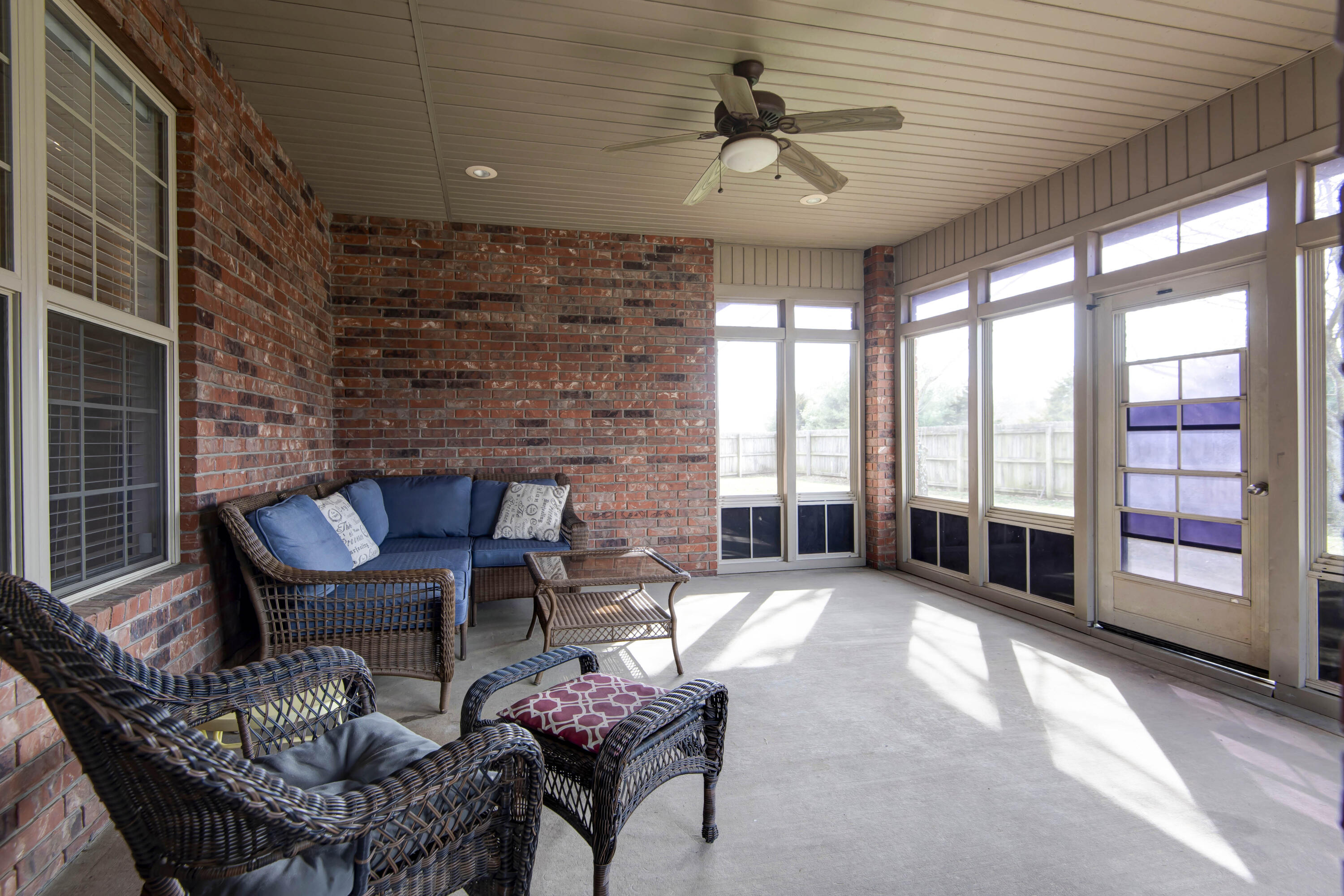 River Road Est - Residential