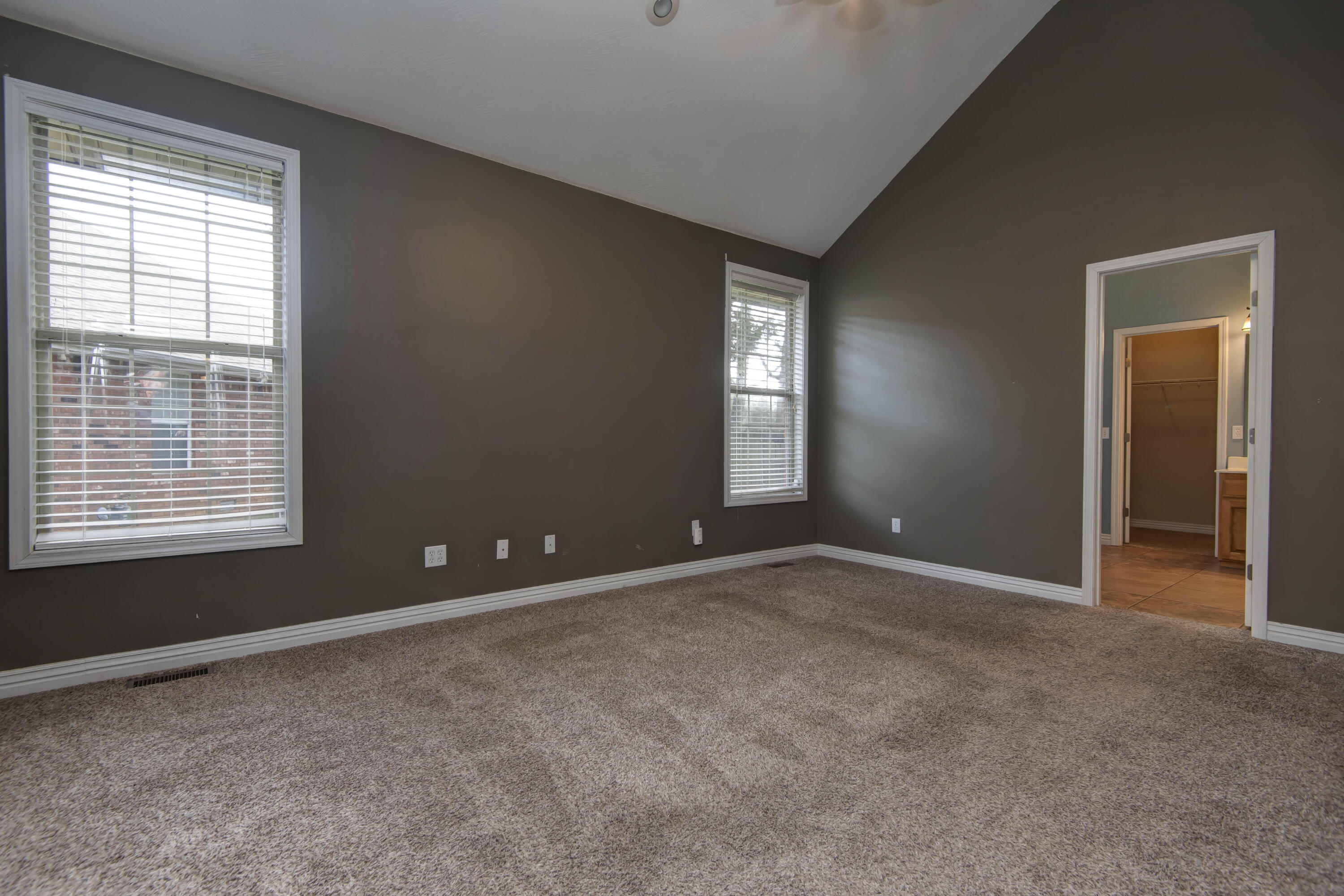 River Road Est - Residential