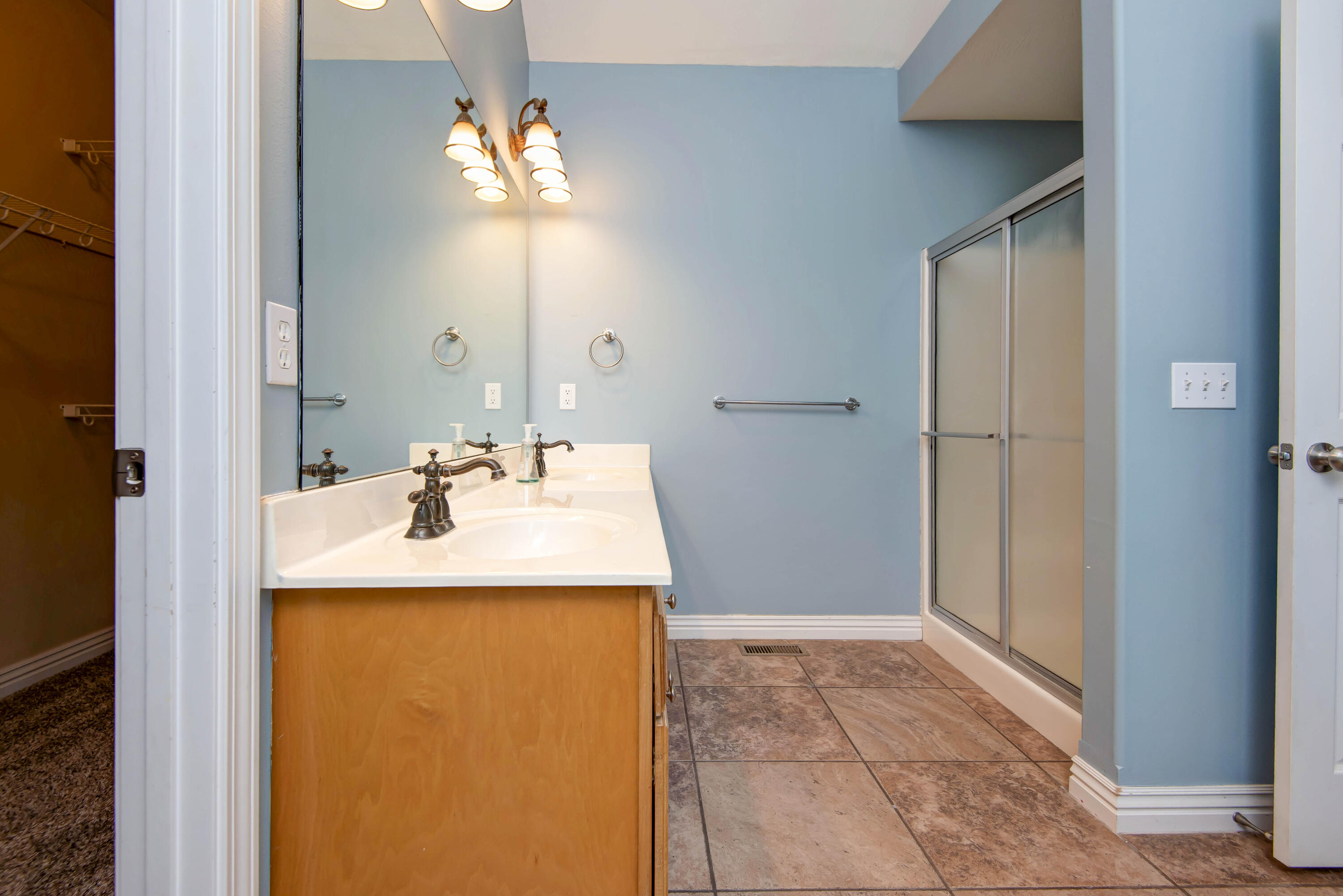 River Road Est - Residential