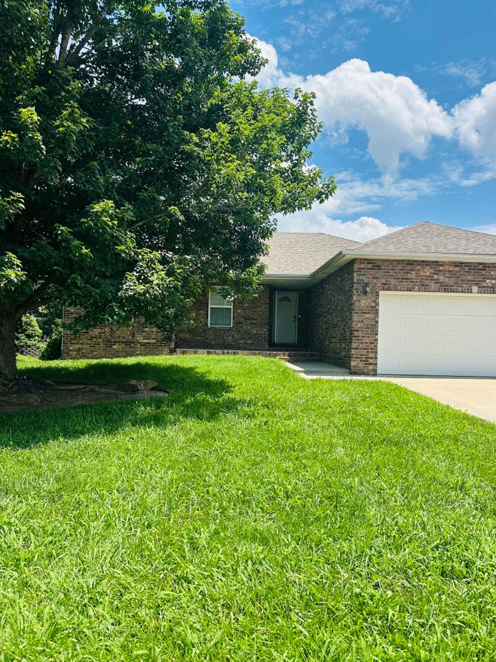 Photo 1 of 37 — 588 Clever Heights Court, Clever, MO 65631