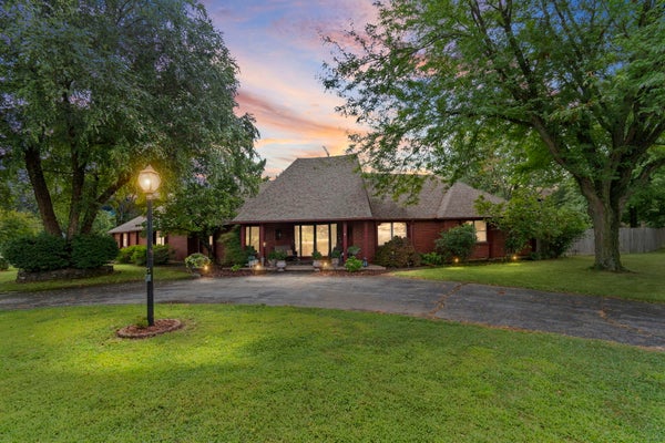 1900 ARCADIA ST, CLINTON, MO 64735 - Image 6df5b5470ad2edd9a1e22da50f944b38/1338618249