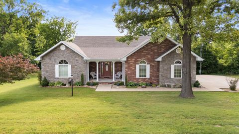 Photo of 204 Mcfarland Avenue, Cassville, MO 65625 (MLS # 60323800)
