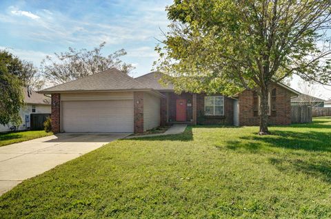 Photo of 761 N Lexington Avenue, Republic, MO 65738 (MLS # 60307237)