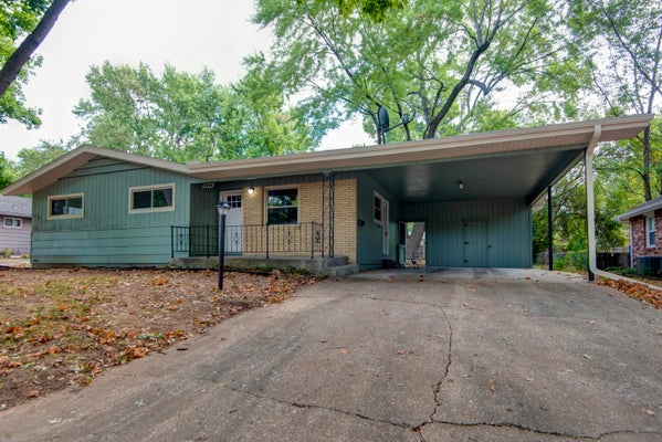 2456 S FERGUSON AVE, SPRINGFIELD, MO 65807 - Image 70714cdf06aed33e2caa152ef11bb55a/2789180850
