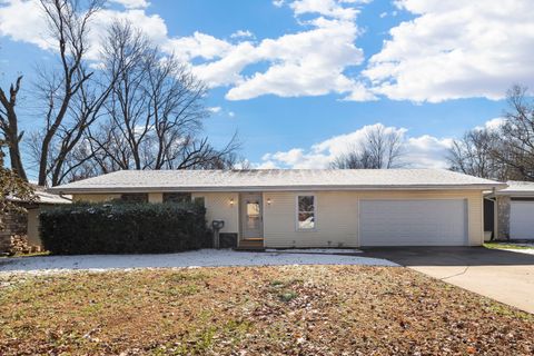 Photo of 1632 W Berkeley Street, Springfield, MO 65807 (MLS # 60311248)