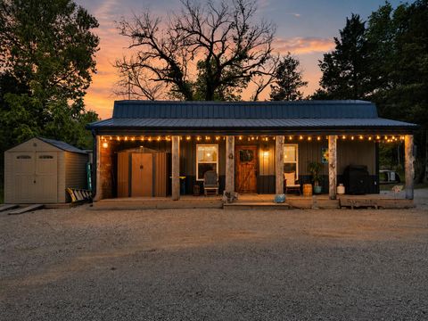 Photo of 24902 County Road 318, Pittsburg, MO 65724 (MLS # 60323887)