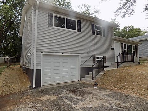 Photo of 2074 N Albertha Avenue, Springfield, MO 65803 (MLS # 60310710)