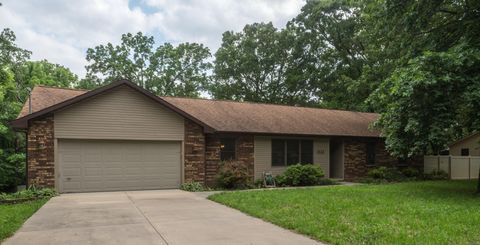 Photo of 1122 W Vancouver Street, Springfield, MO 65803 (MLS # 60311545)
