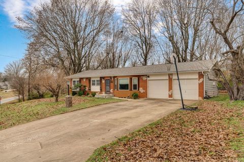 Photo of 5745 Lakeview Terrace, Springfield, MO 65810 (MLS # 60311297)