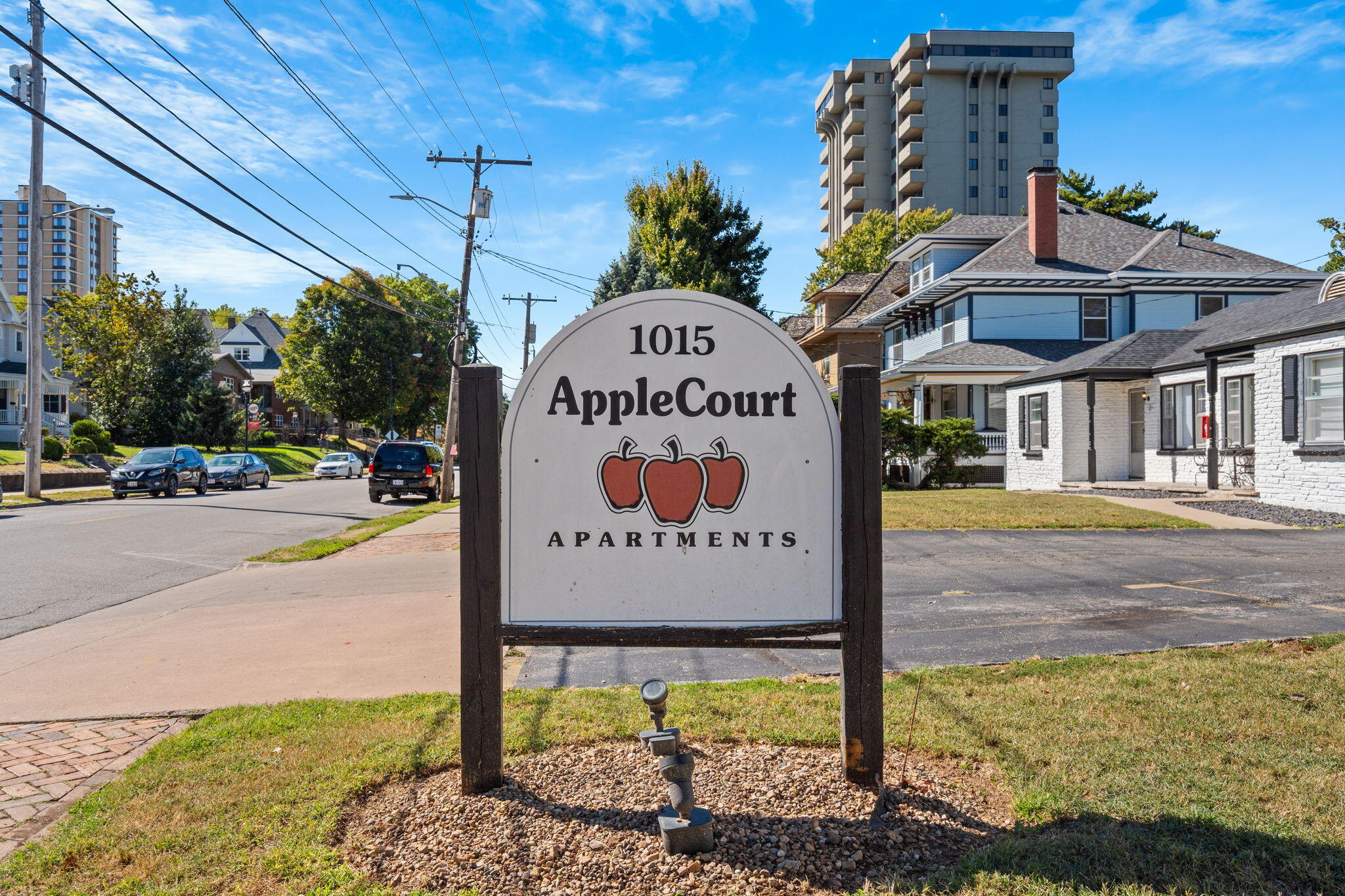 1015 E Walnut Street