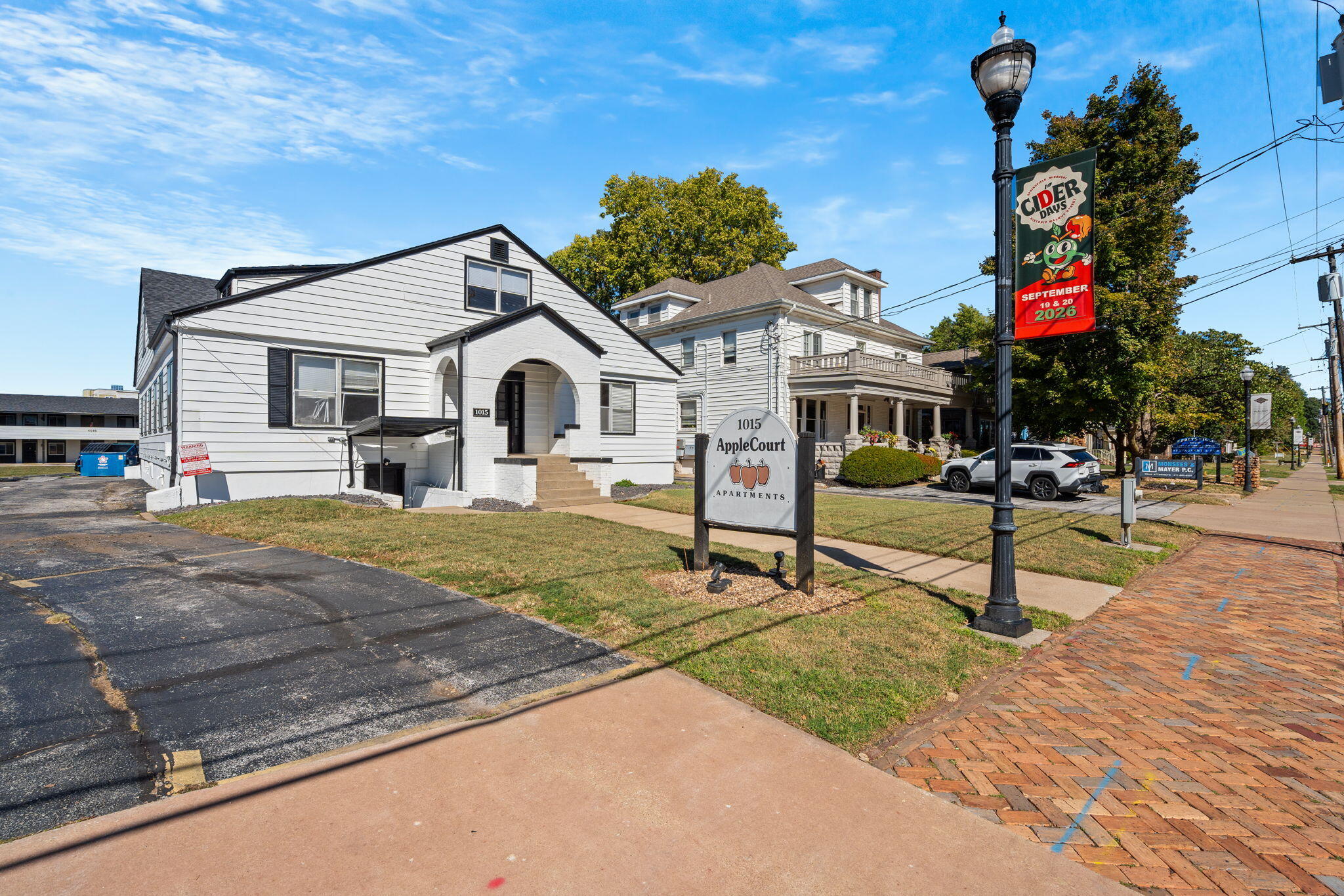 1015 E Walnut Street