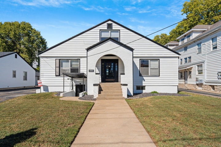Photo 1 of 22 — 1015 E Walnut Street, Springfield, MO 65806