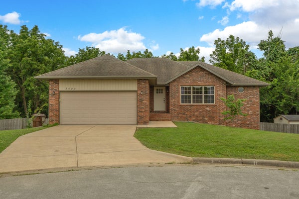 3690 W ERIE ST, SPRINGFIELD, MO 65807 - Image 75a50315feee81e3a2e4f6608a6fc40a/4174785242