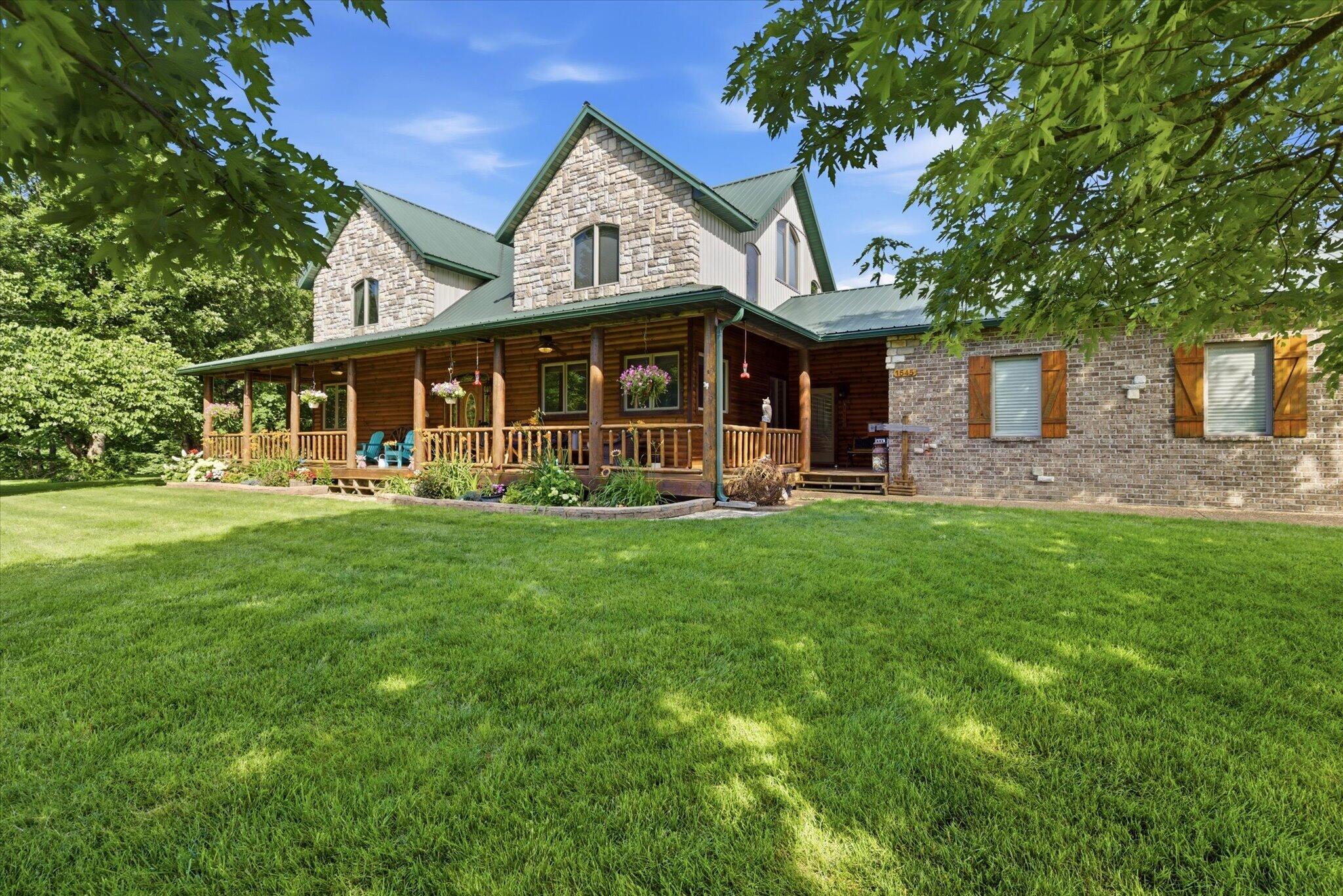 1545 Sandhill Lane
