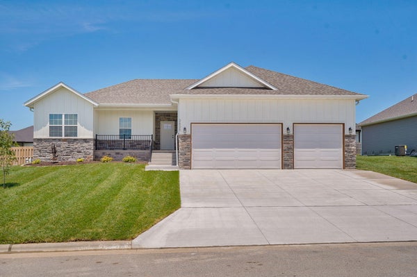 2605 W WEBB RD, OZARK, MO 65721 - Image 787d22205acff2e17e712a2d61990613/3092537098