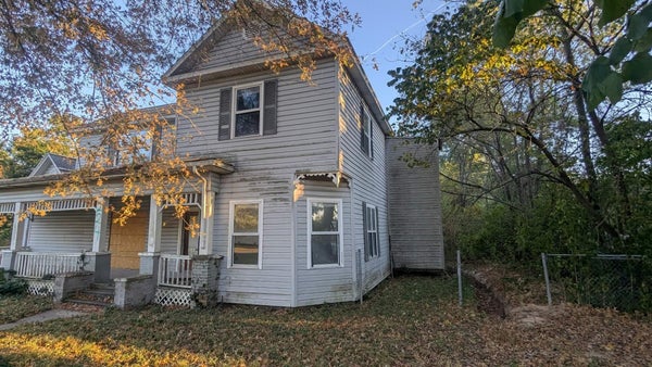 224 W SUMMIT AVE, SEYMOUR, MO 65746 - Image 79733f8b5e4c8472c64e913c857d951b/4285328928