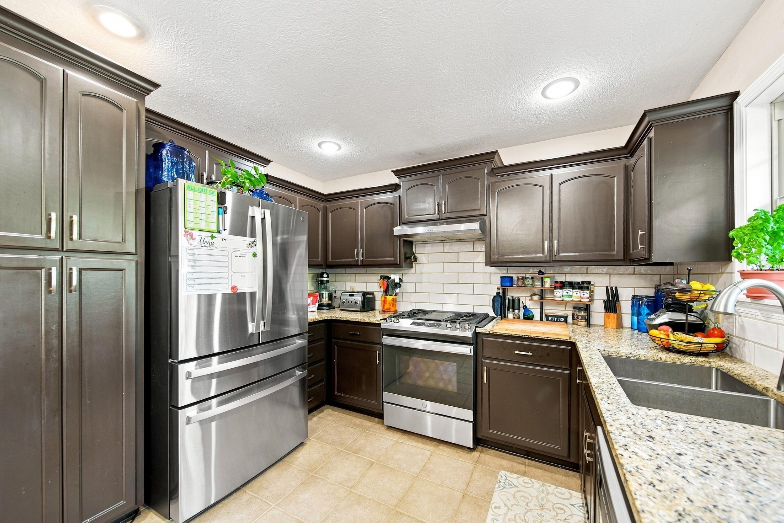 1004 Glen Oaks Drive