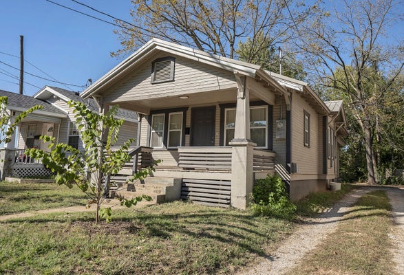 1413 W MOUNT VERNON ST, SPRINGFIELD, MO 65806 - Image 7ba08c6e5792cc1ff9bab8a6a31dd2a9/2042079557