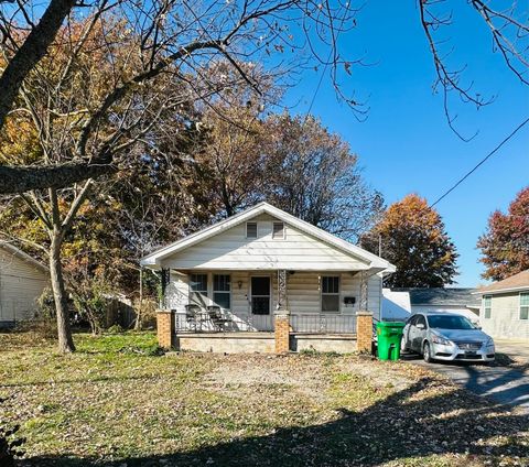 Photo of 2549 N Delaware Avenue, Springfield, MO 65803 (MLS # 60310592)