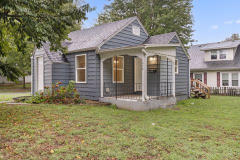 Photo of 1078 E Blaine Street, Springfield, MO 65803 (MLS # 60307114)