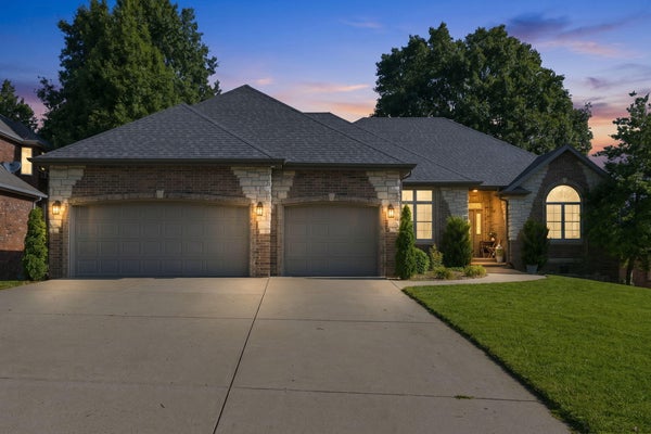 1019 W PARKHILL CIR, SPRINGFIELD, MO 65810 - Image 7e4e1683d083edd23b91ce6ea712e0f8/3055880370