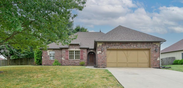 614 E FALLS CIR, OZARK, MO 65721 - Image 7fb6e2091c96c34b489a60f93e57c06f/3405641856