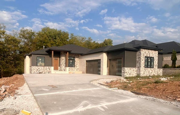 6147 S HAMPTON AVE, SPRINGFIELD, MO 65810 - Image 81d9ede9aeb38ea3b0e2b7b91be135d3/3405812570