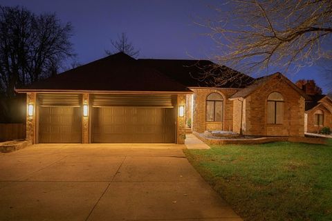 Photo of 4916 S Buckingham Lane, Springfield, MO 65810 (MLS # 60311743)