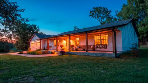 Photo of 77 State Line Road, Mammoth Spring, AR 72554 (MLS # 60307198)