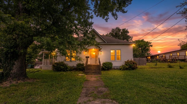 222 S 6TH ST, THAYER, MO 65791 - Image 8354f22a72cbad061eb4e5c79e1be291/4093170631