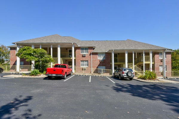 200 GOLFVIEW DR APT C6, BRANSON, MO 65616 - Image 83e285cecf134106512b92be3fd8bad2/2173008732