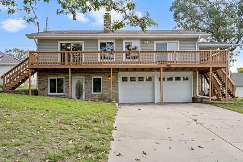 Photo of 106 Lakeshore Drive, Blue Eye, MO 65611 (MLS # 60307158)