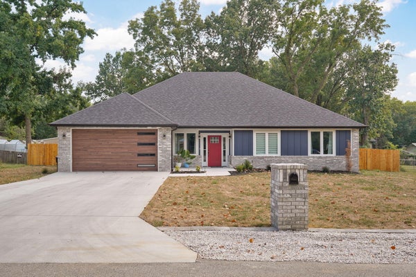 112 W OAK ST, NIXA, MO 65714 - Image 855d3a09343fc378702a44d45f67ec8c/681863385